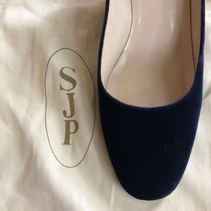 SJP Women's Ingenue Navy Velvet Pump
